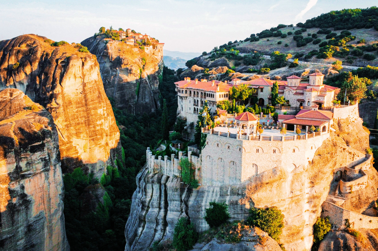 Meteora Monasteries Day Trip with Caves and Lunch