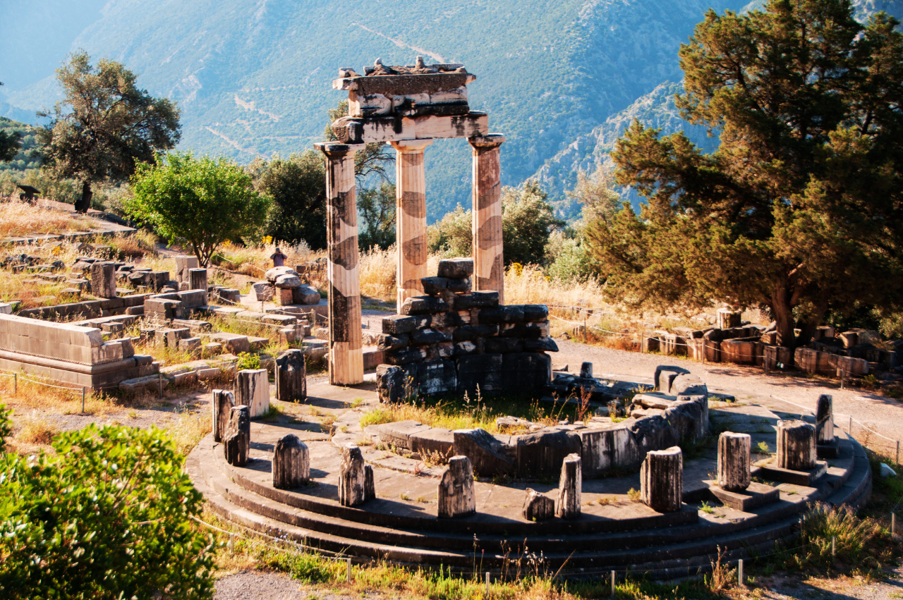 Mythology of Delphi, Museum and Arachova Guided Tour